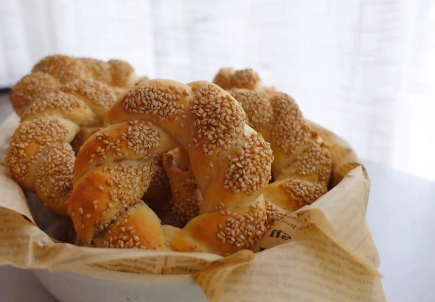 每一口都有惊喜的葡萄干面包圈