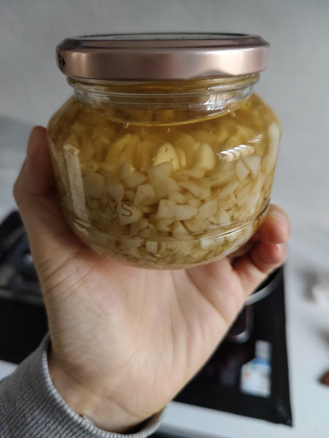 蒜泥酱保存蒜头用的【只做新手简单菜谱】