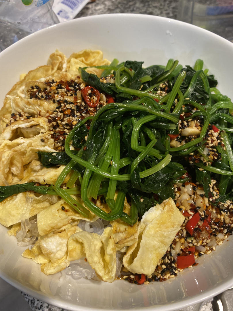 可以当主食的爽口凉拌菜——粉丝菠菜