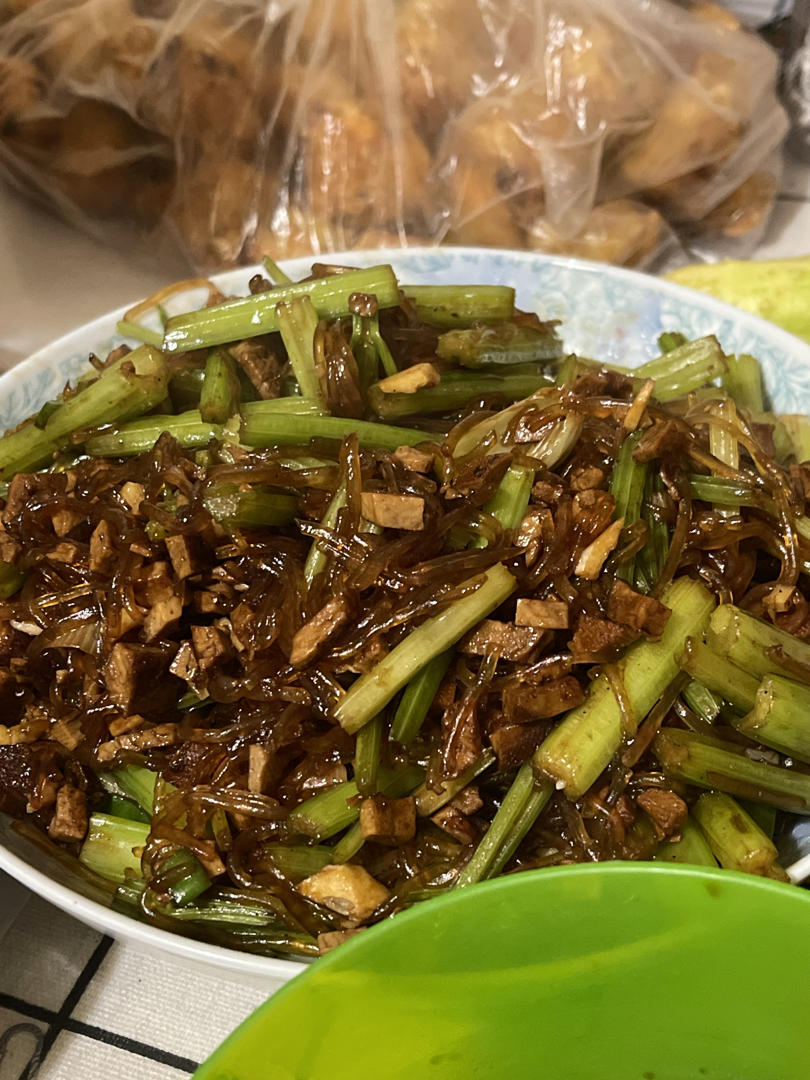 东北名菜-芹菜炒粉