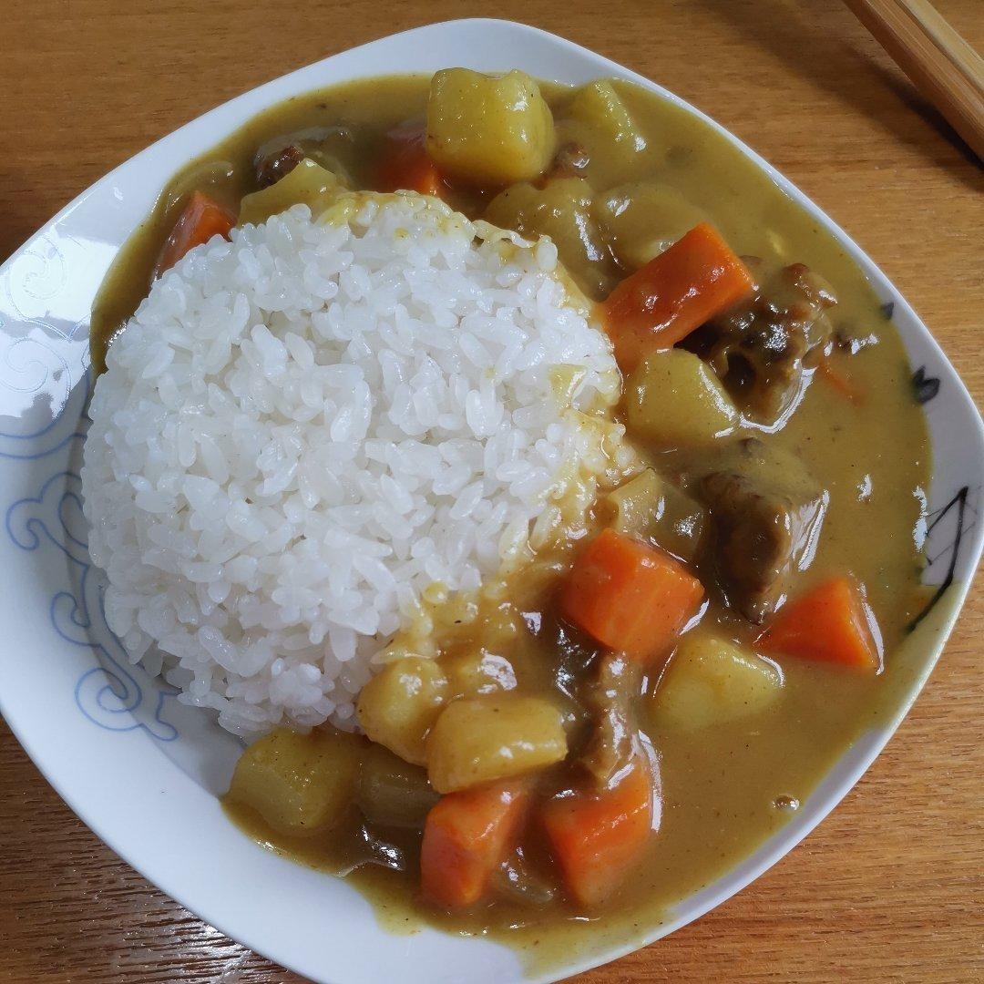 咖喱牛腩