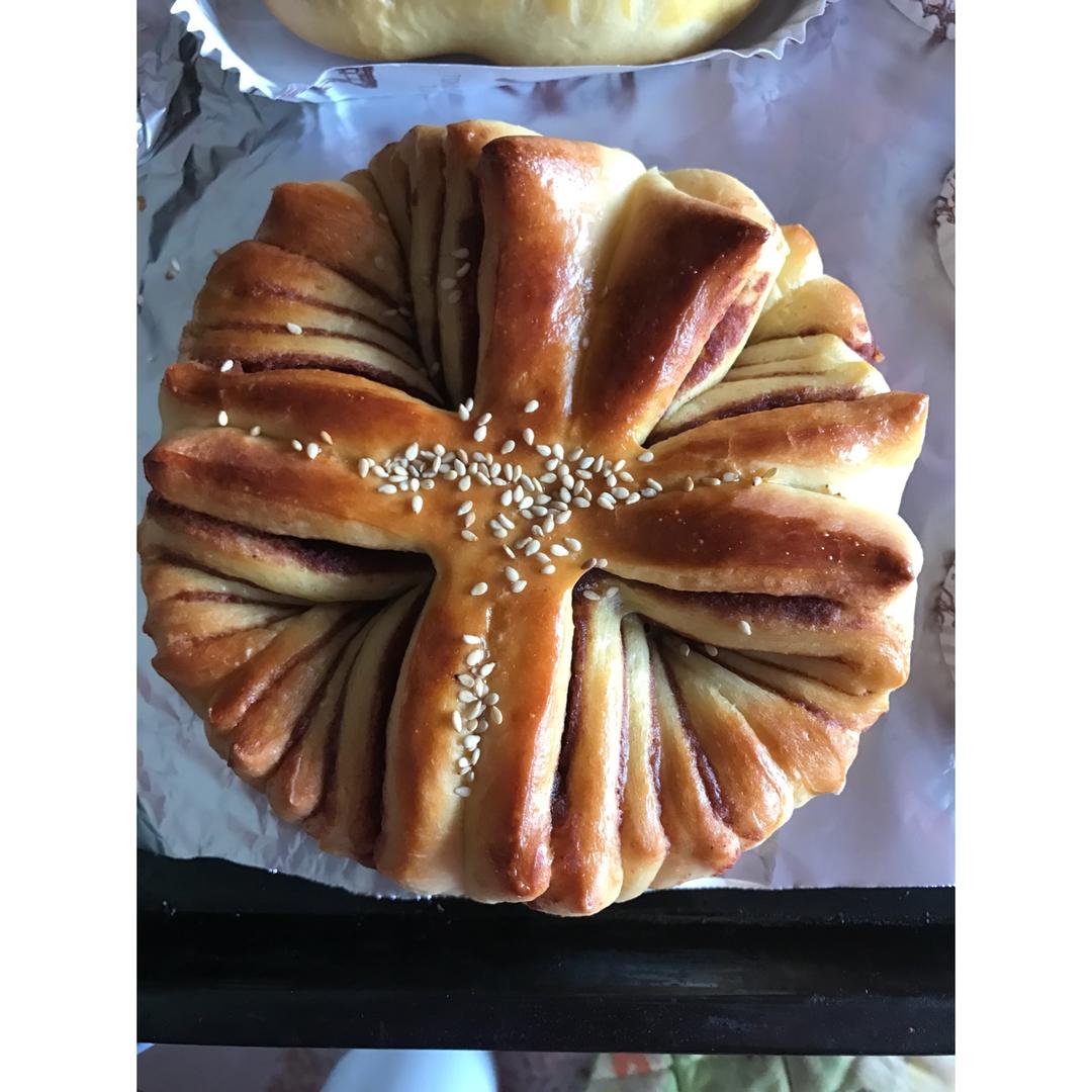 豆沙花式面包