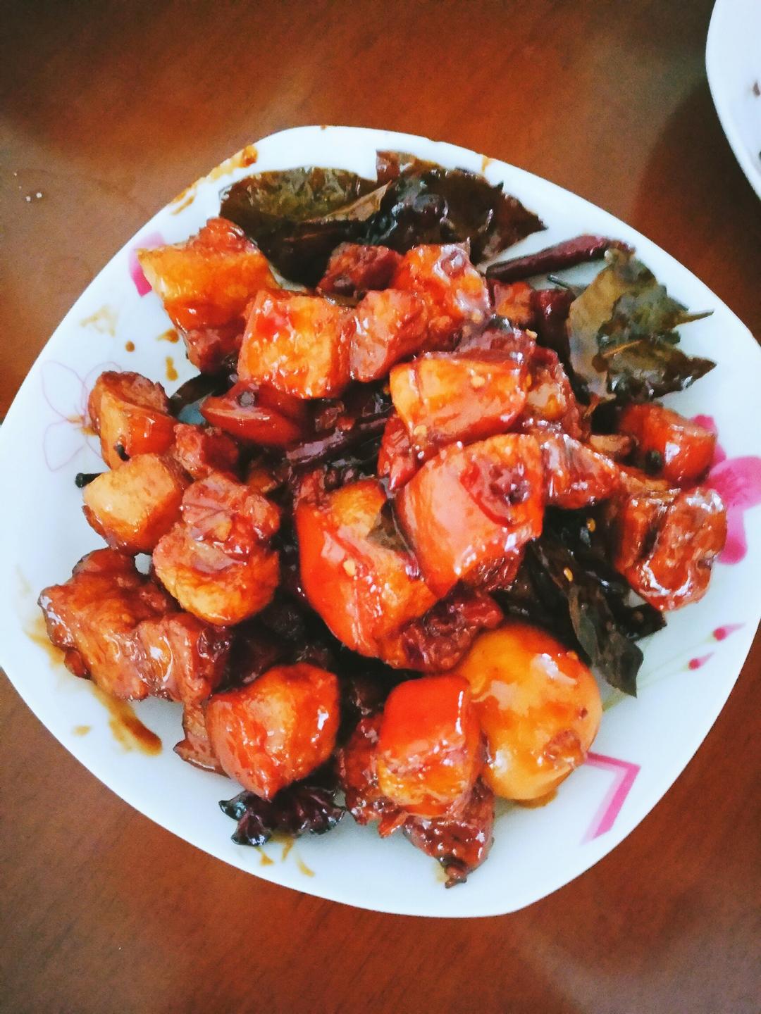红烧肉卤蛋