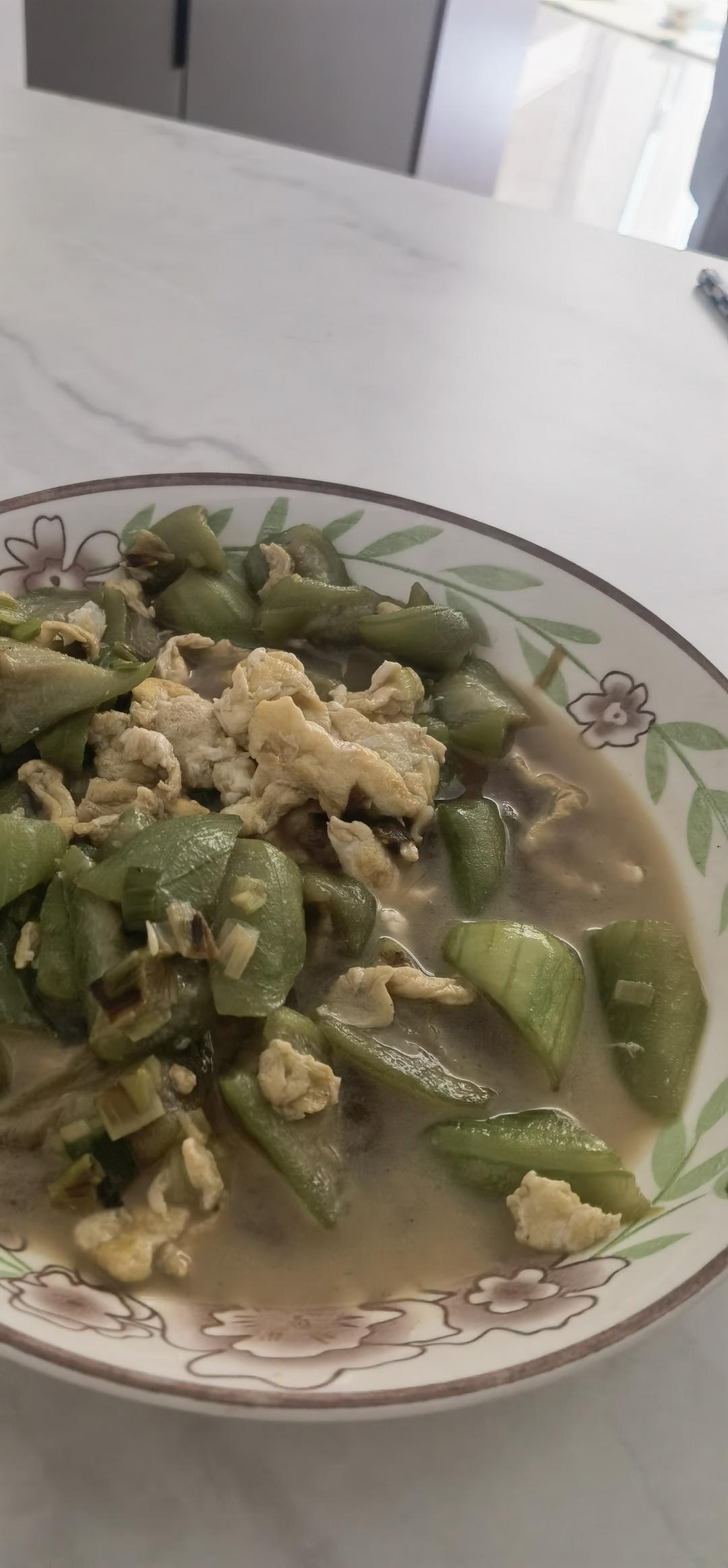 怎样才能炒出清爽又甘甜可口的丝瓜炒蛋🤔