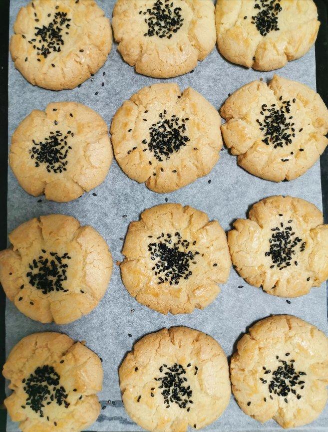 轻轻一按就碎掉的原味桃酥（不输猪油版）