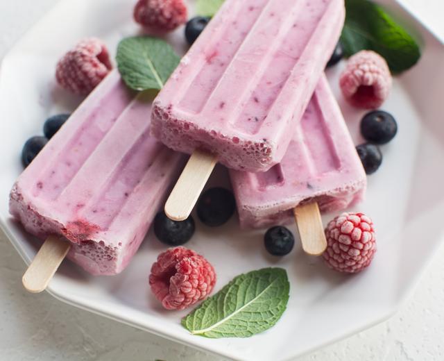 透心凉倍儿爽的莓果酸奶棒棒冰的做法