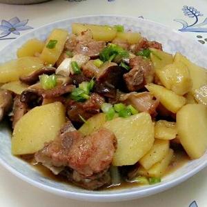 土豆冬菇焖排骨的做法 步骤1