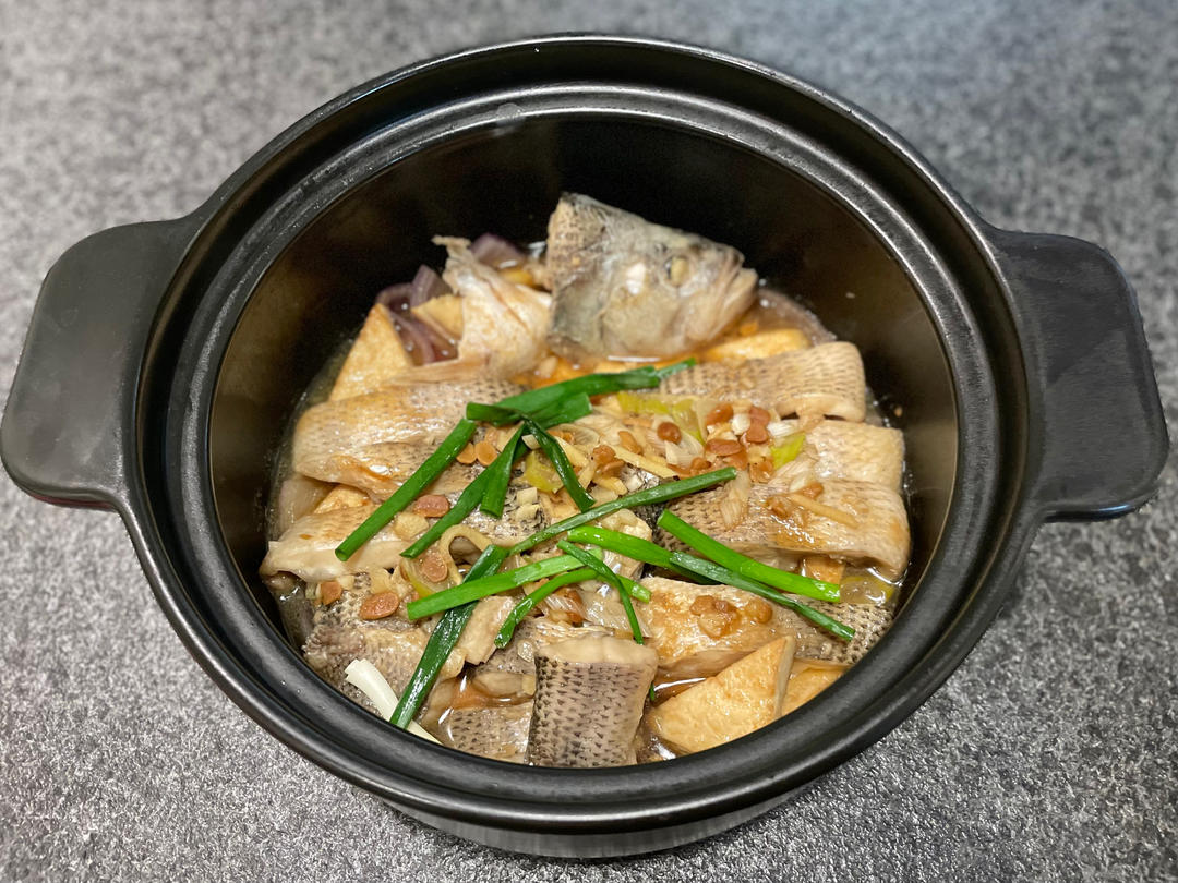 鲜嫩豆腐鲈鱼煲