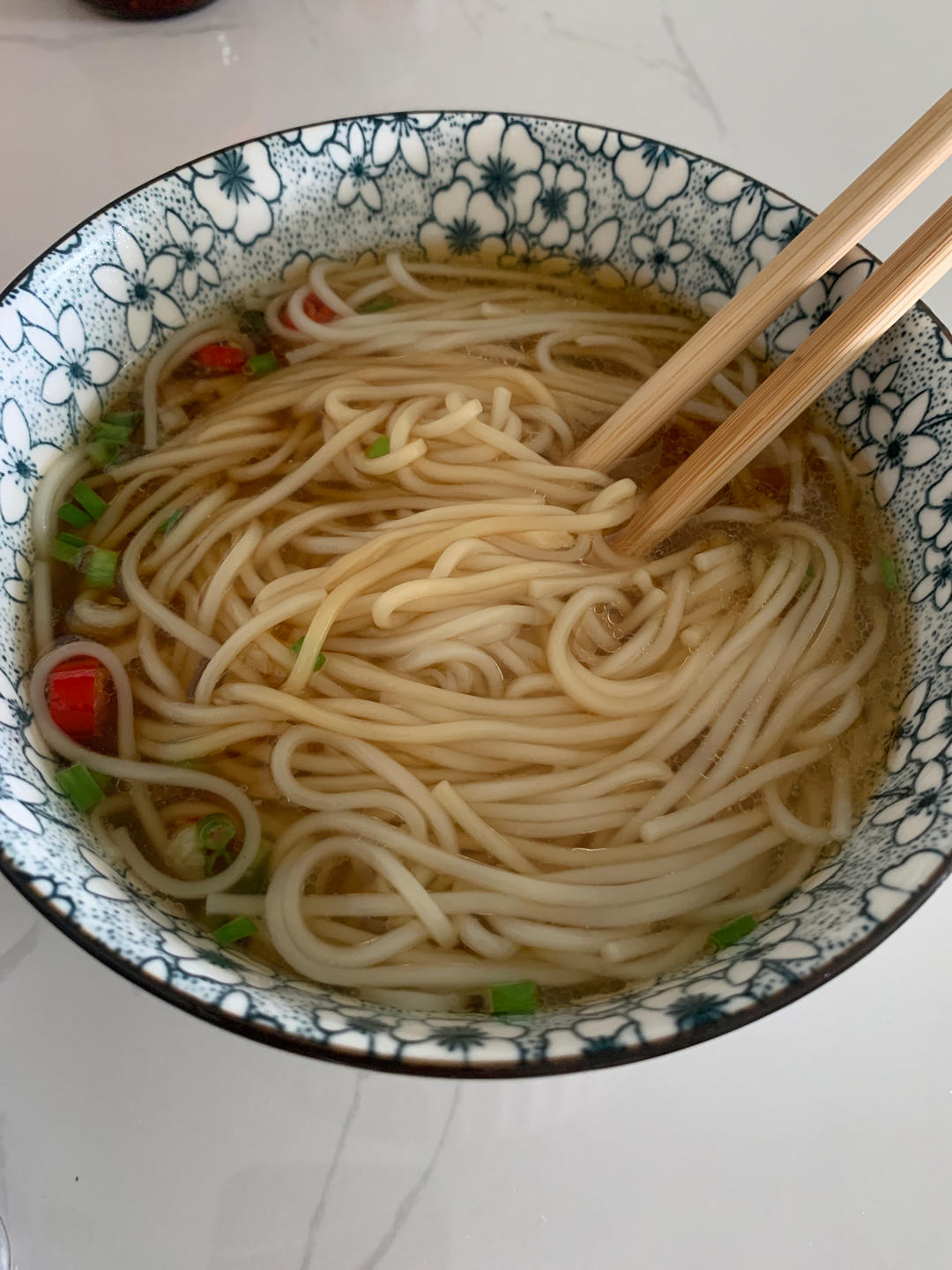 一碗热汤面