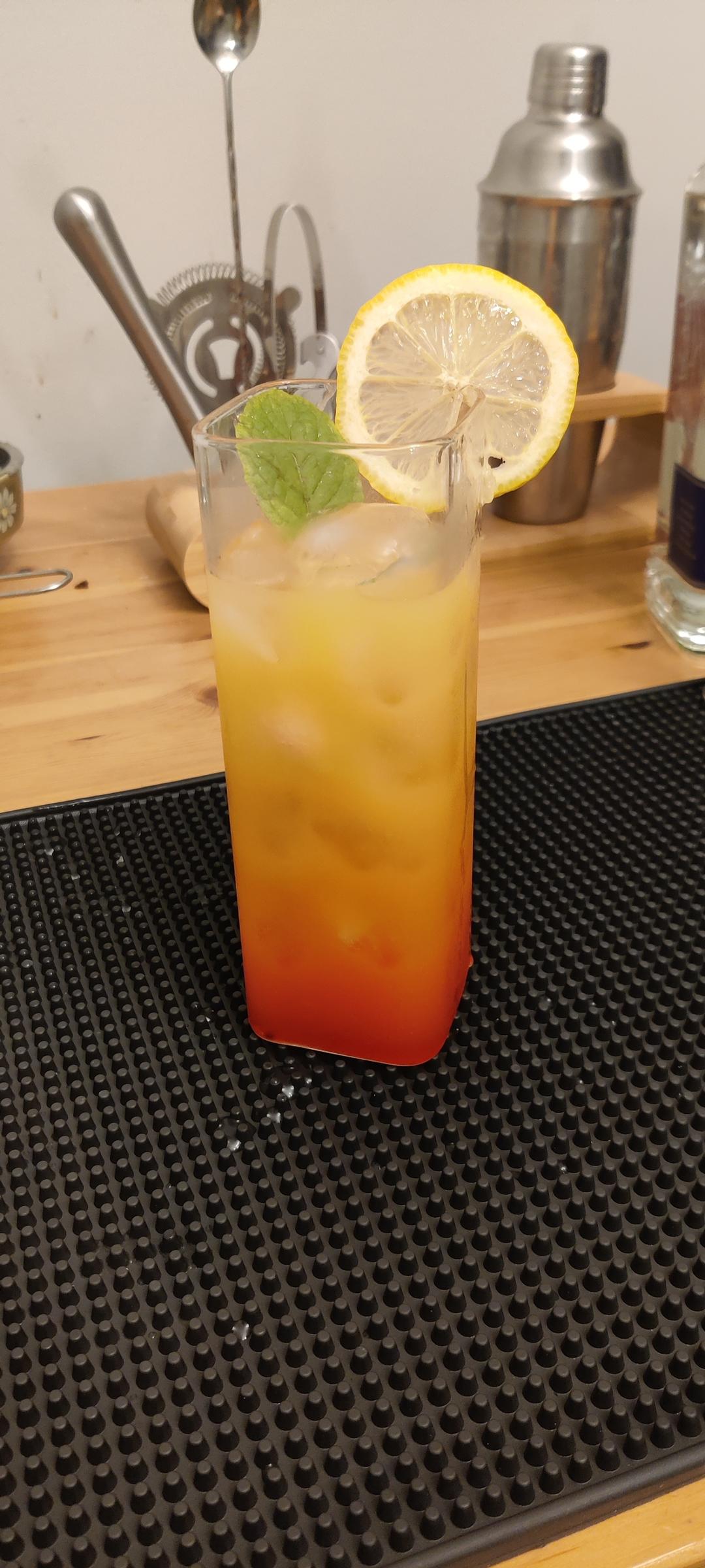 龙舌兰日出 Tequila Sunrise 鸡尾酒