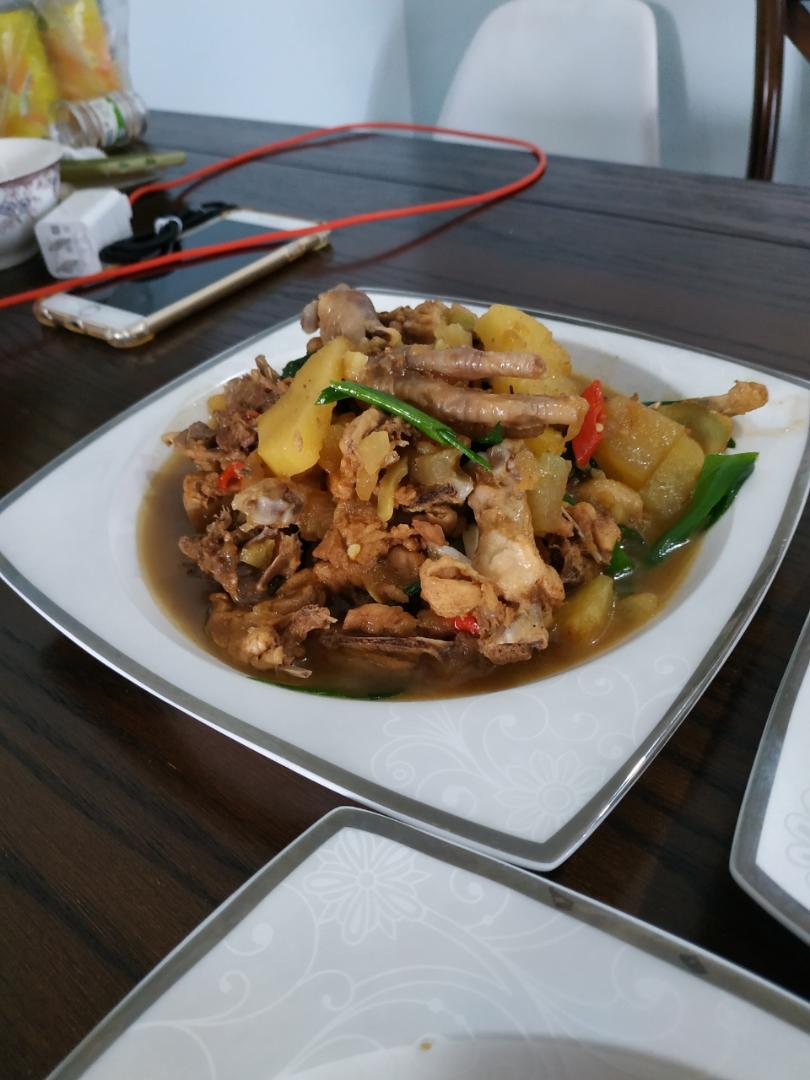 地锅鸡，教你贴饼子好吃的小技巧~