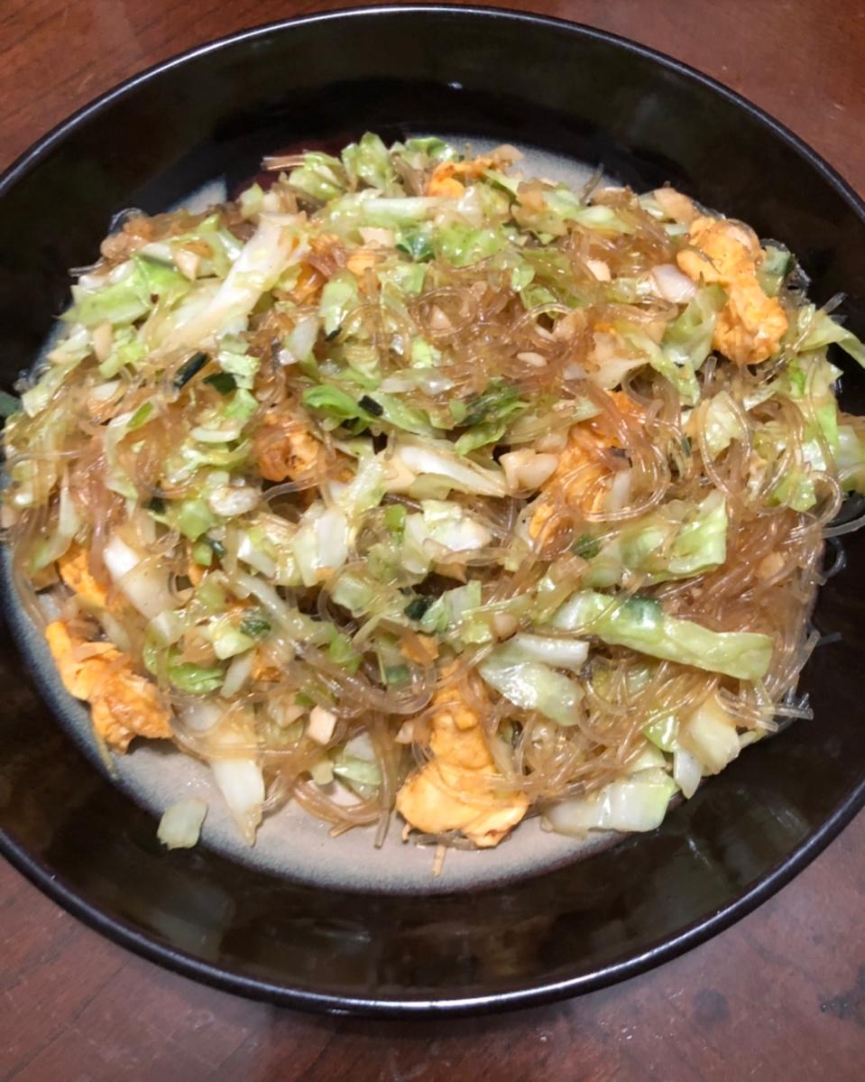 包菜炒粉丝鸡蛋
