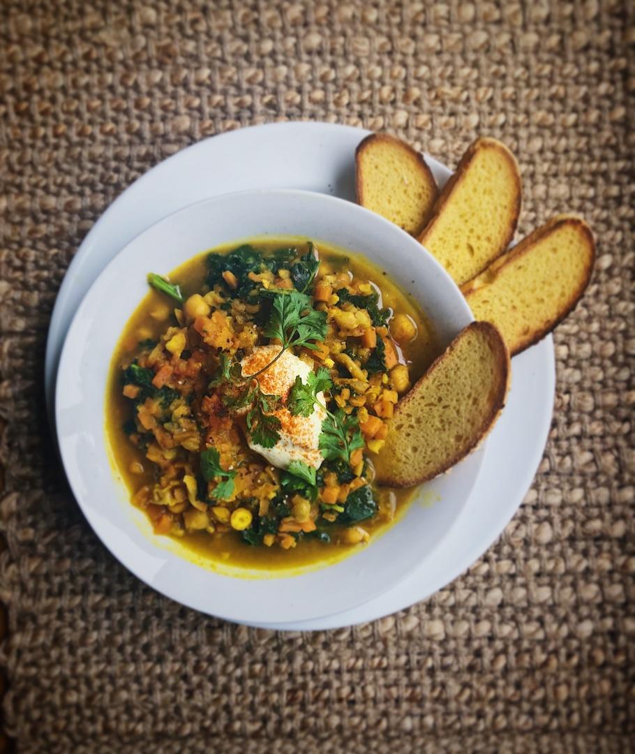 椰香姜黄炖鹰嘴豆