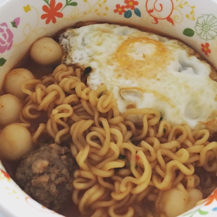 小汤圆煮方便面