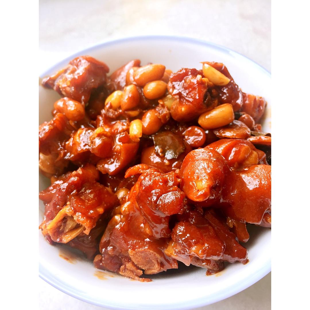 南乳花生猪脚煲