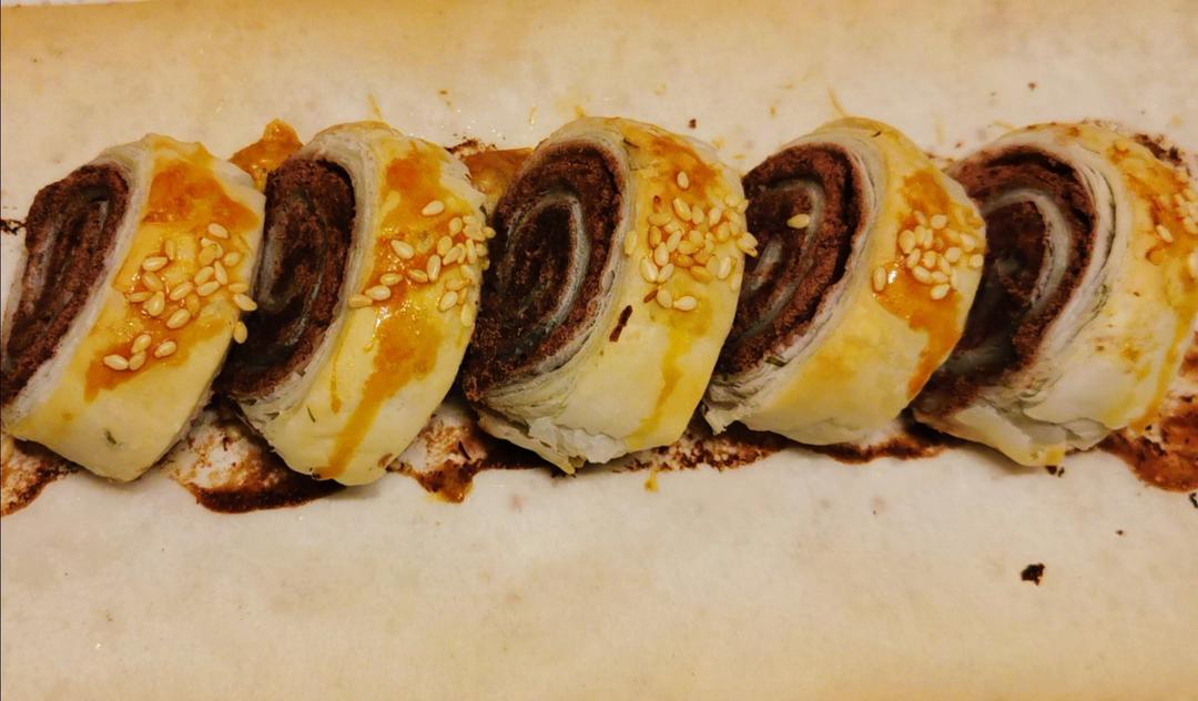 豆沙蛋黄酥皮卷