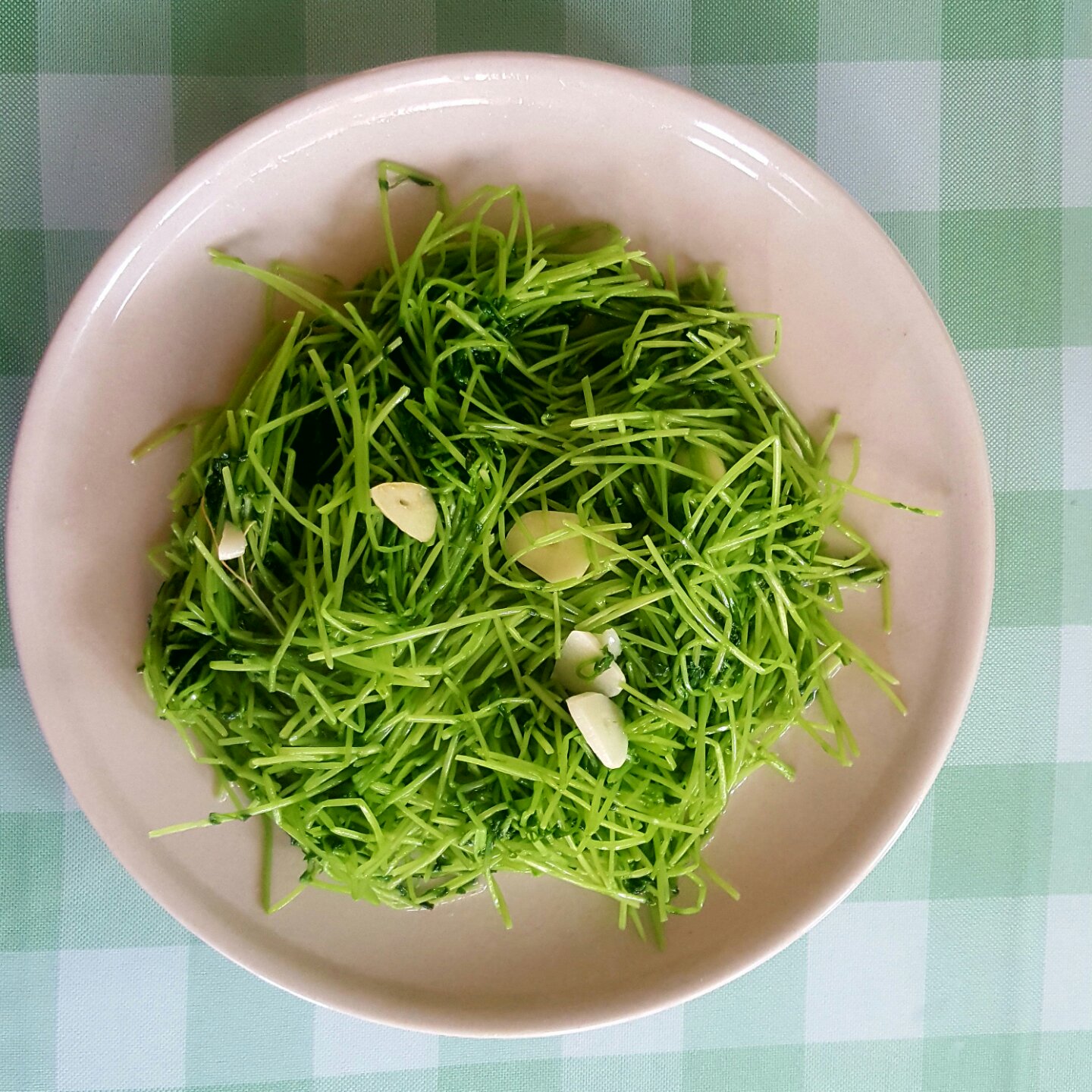 十一的菜做的蒜香豆苗