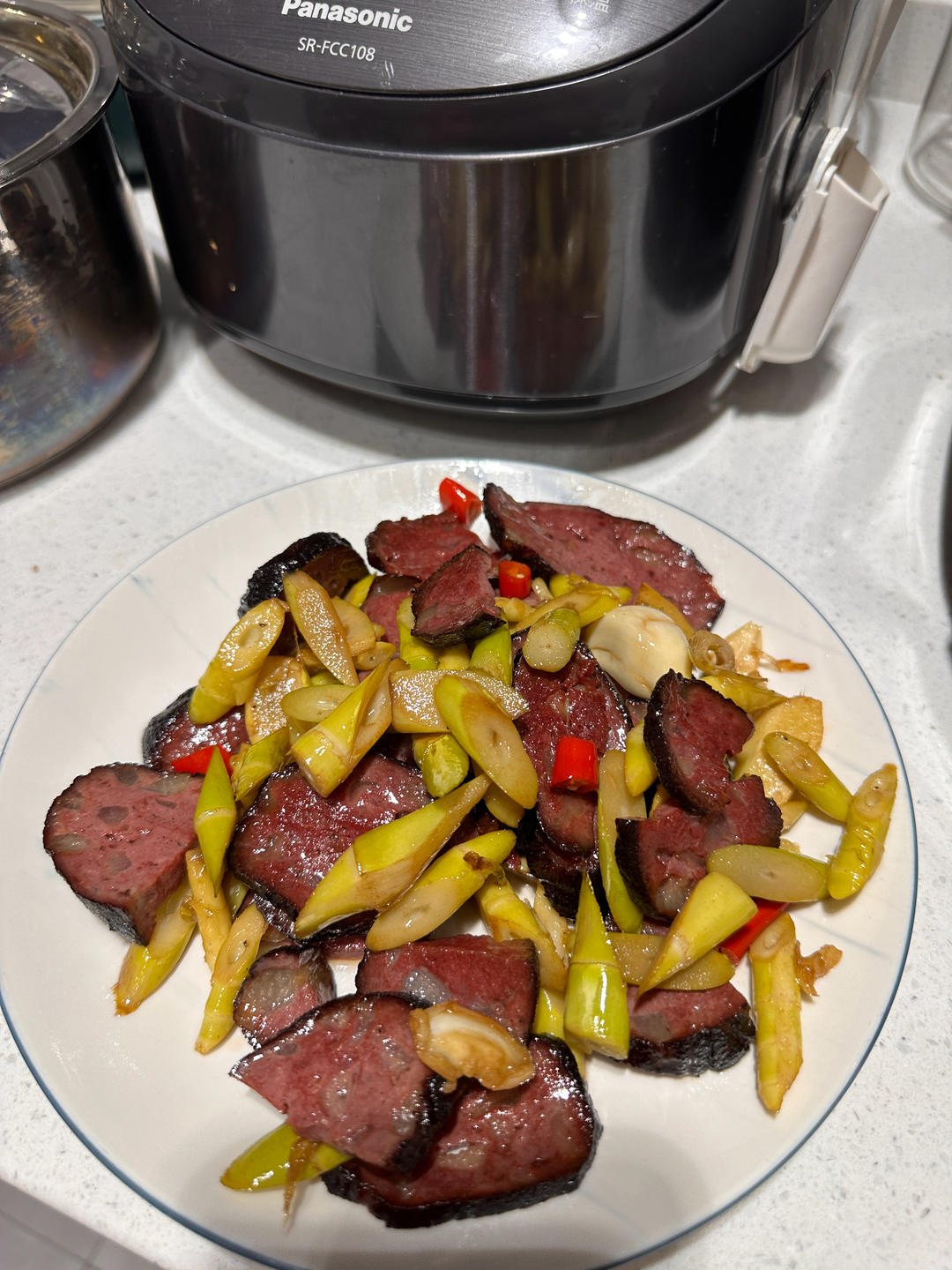 春笋爆炒猪血丸子的做法