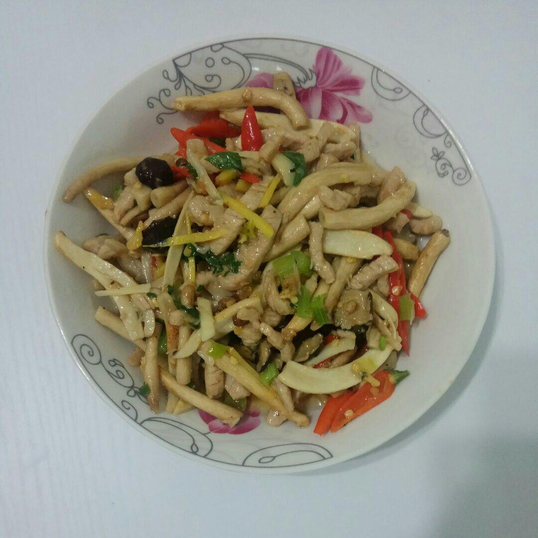 鲜茶树菇炒肉