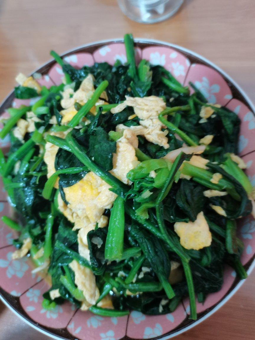 菠菜炒鸡蛋