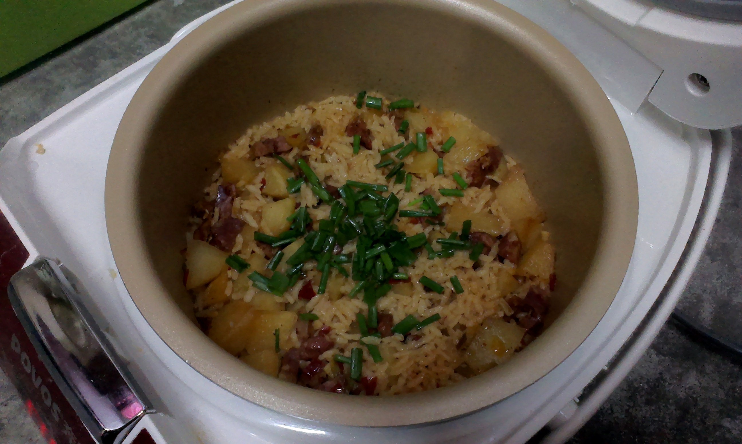 土豆焖饭（电饭锅版）