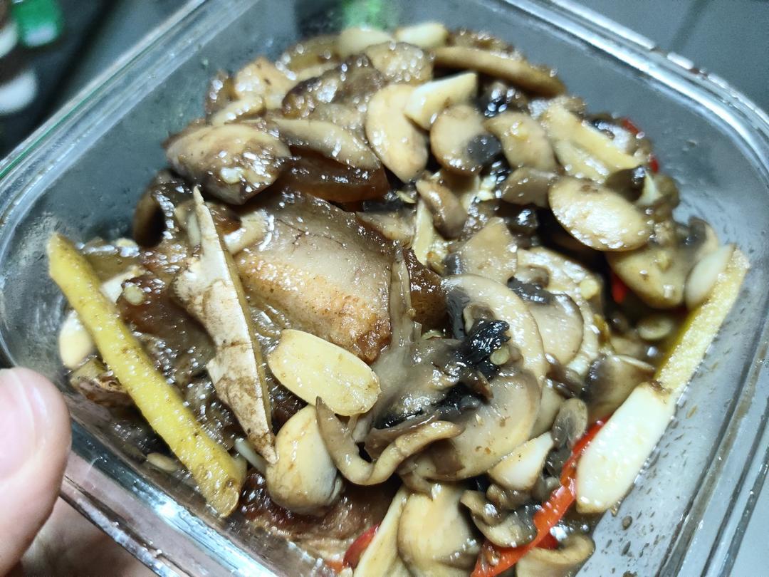 口蘑（白蘑菇）炒肉|鲜掉眉头上心头