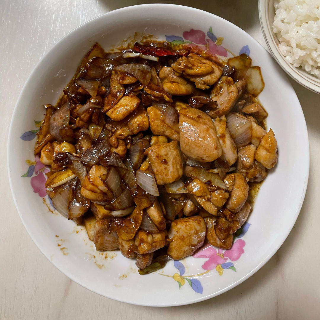 鼯鼠27hz做的又香又嫩的洋葱炒鸡丁