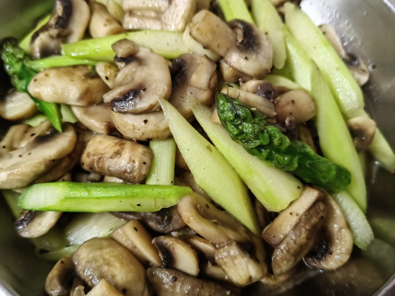 教你做最好吃的芦笋炒蘑菇 新手速get！