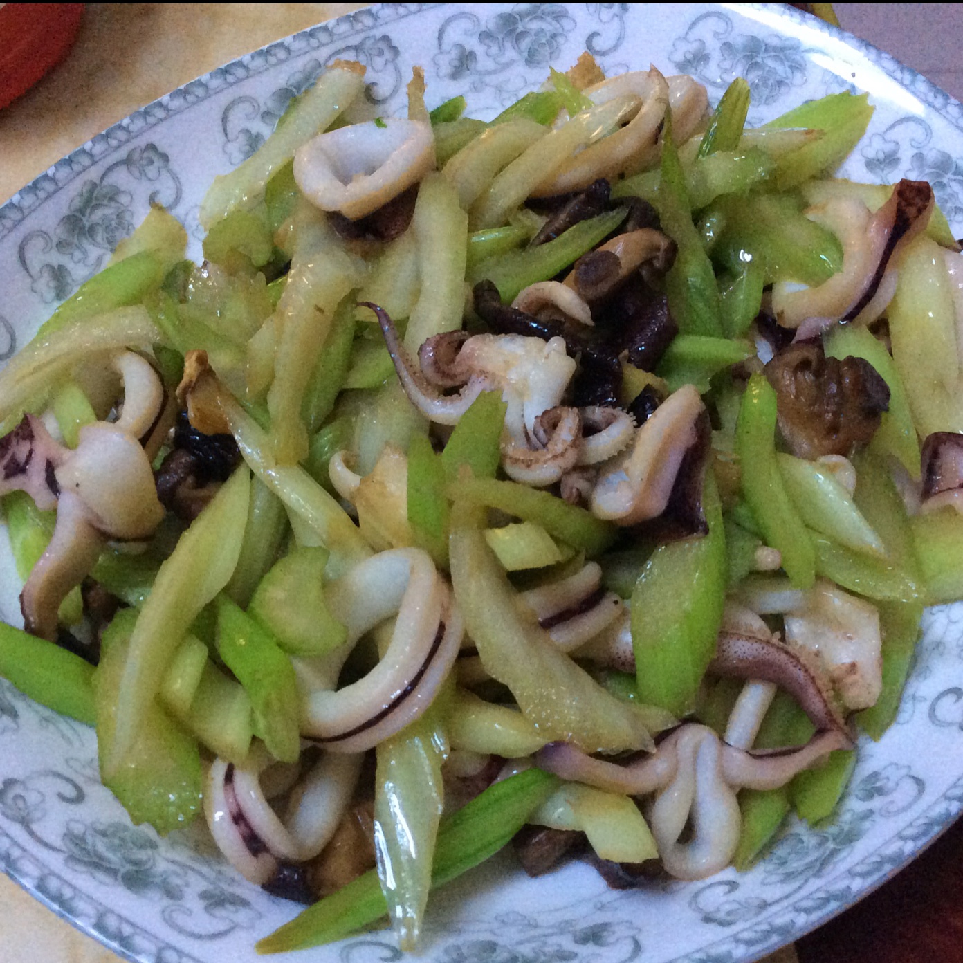 速炒芹菜鱿鱼（墨鱼）