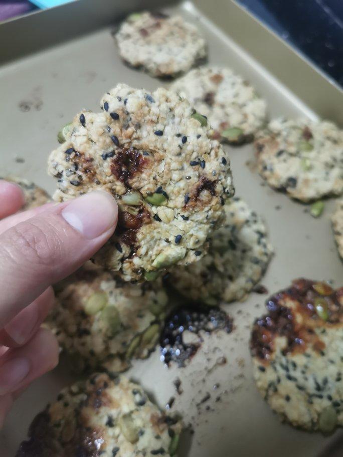 素食:有机燕麦芝麻大饼干