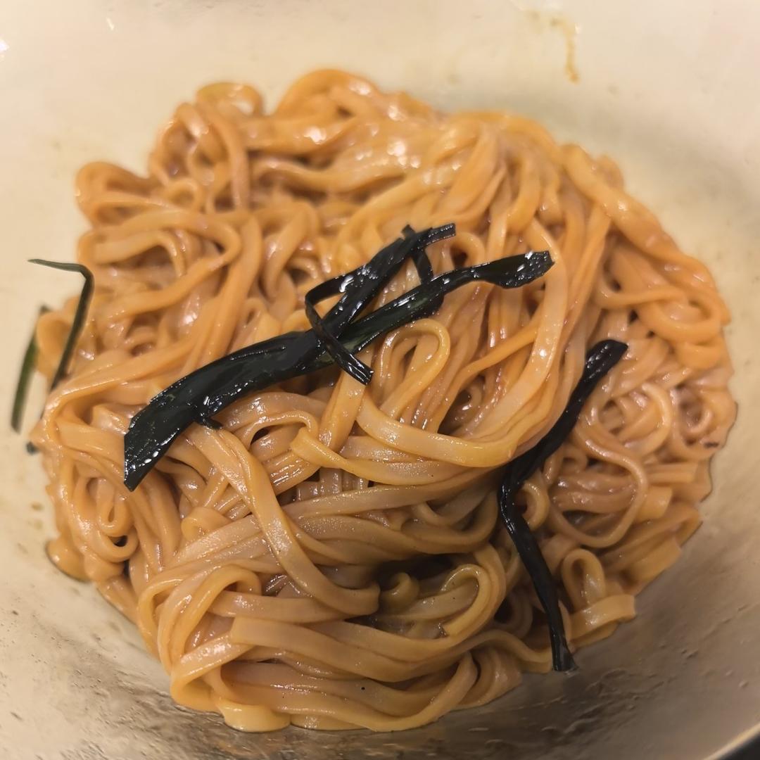 10分钟搞定的一碗葱油拌面