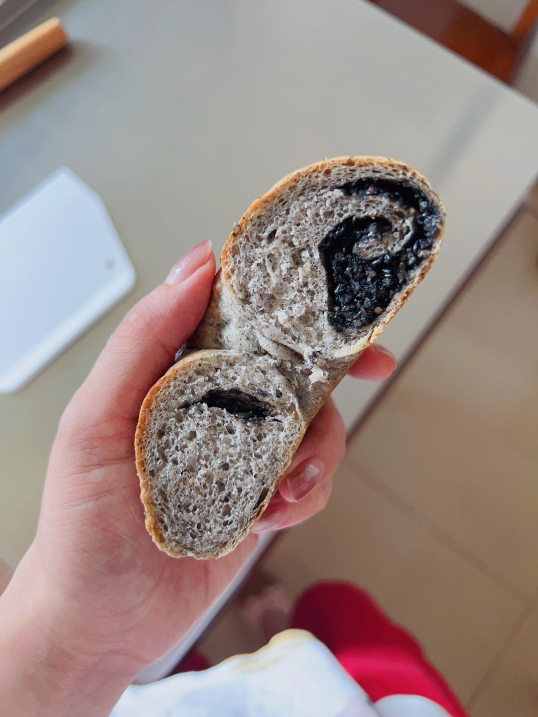 黑芝麻贝果（黑芝麻馅，口感偏柔软）