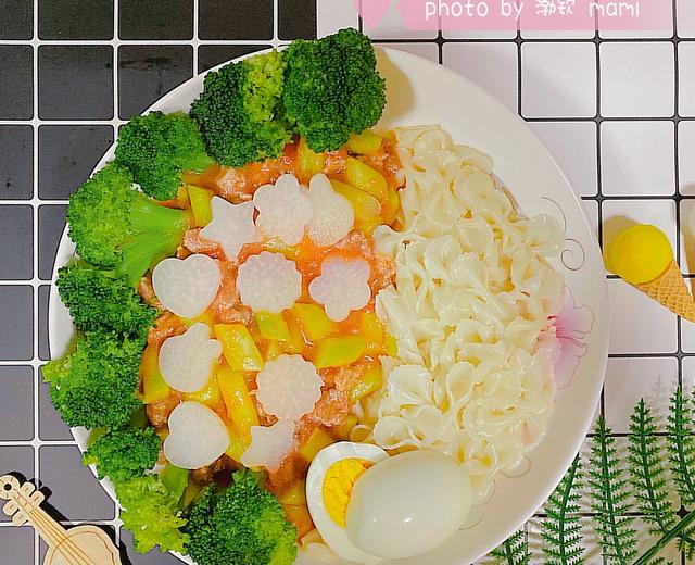 时蔬鸭肉鸡蛋蝴蝶面的做法