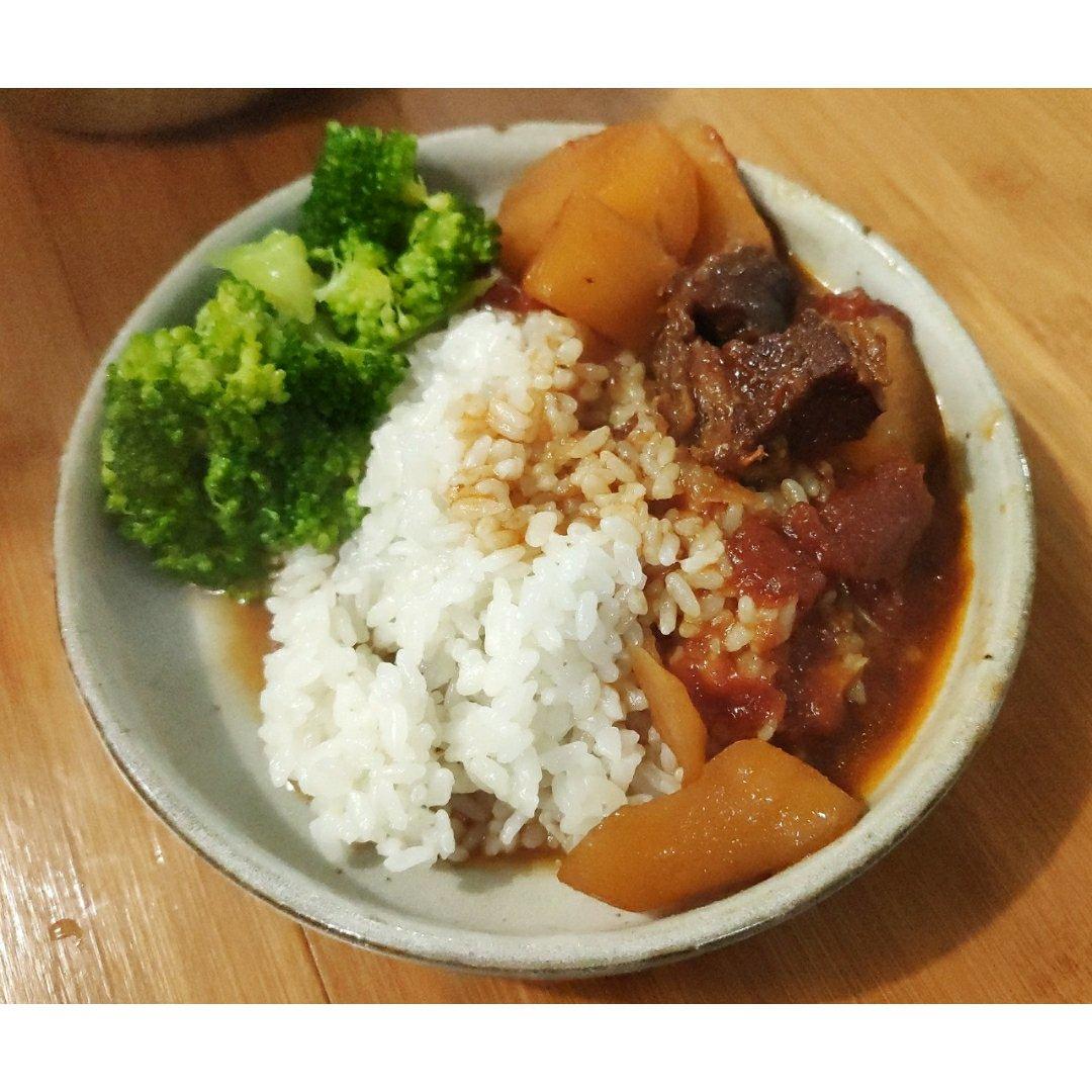 番茄土豆炖牛腩