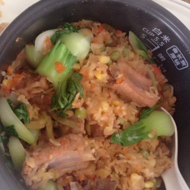 喷香排骨焖饭（爆好吃）