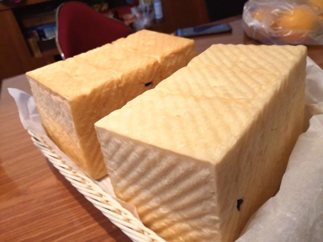 用烤箱自己做面包--手工牛奶吐司面包