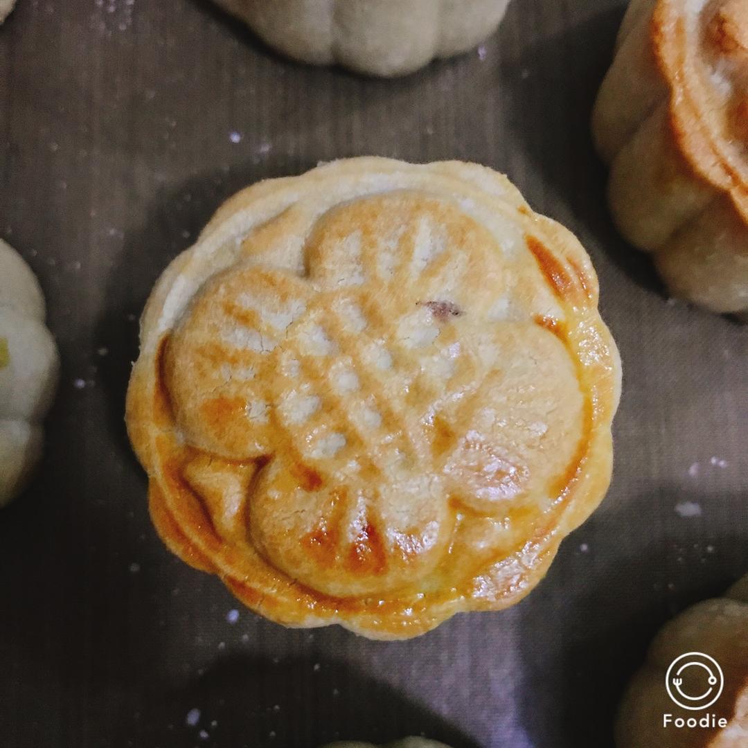 广式月饼—蛋黄莲蓉月饼