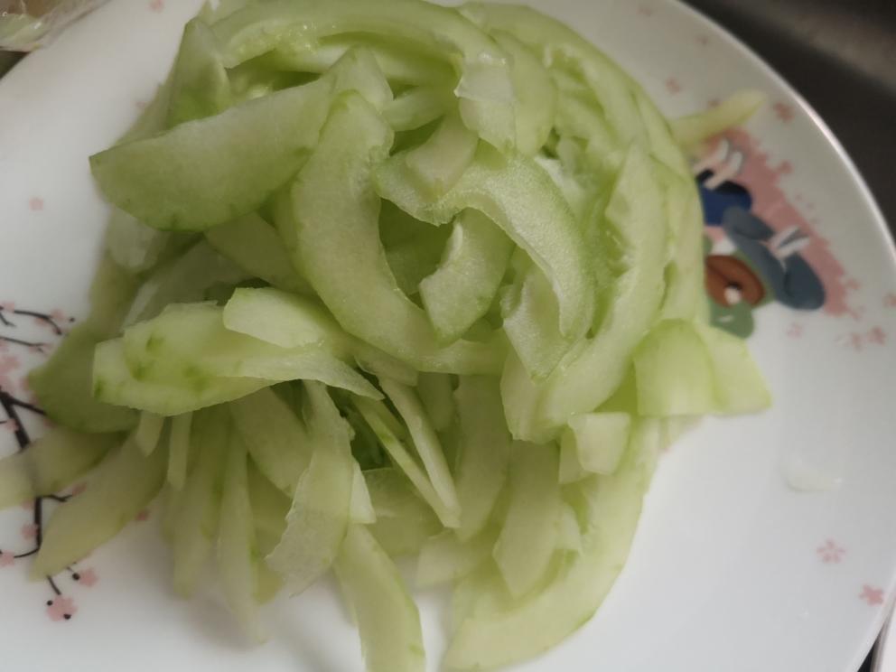 五花肉黄瓜泡菜炒饭的做法 步骤3