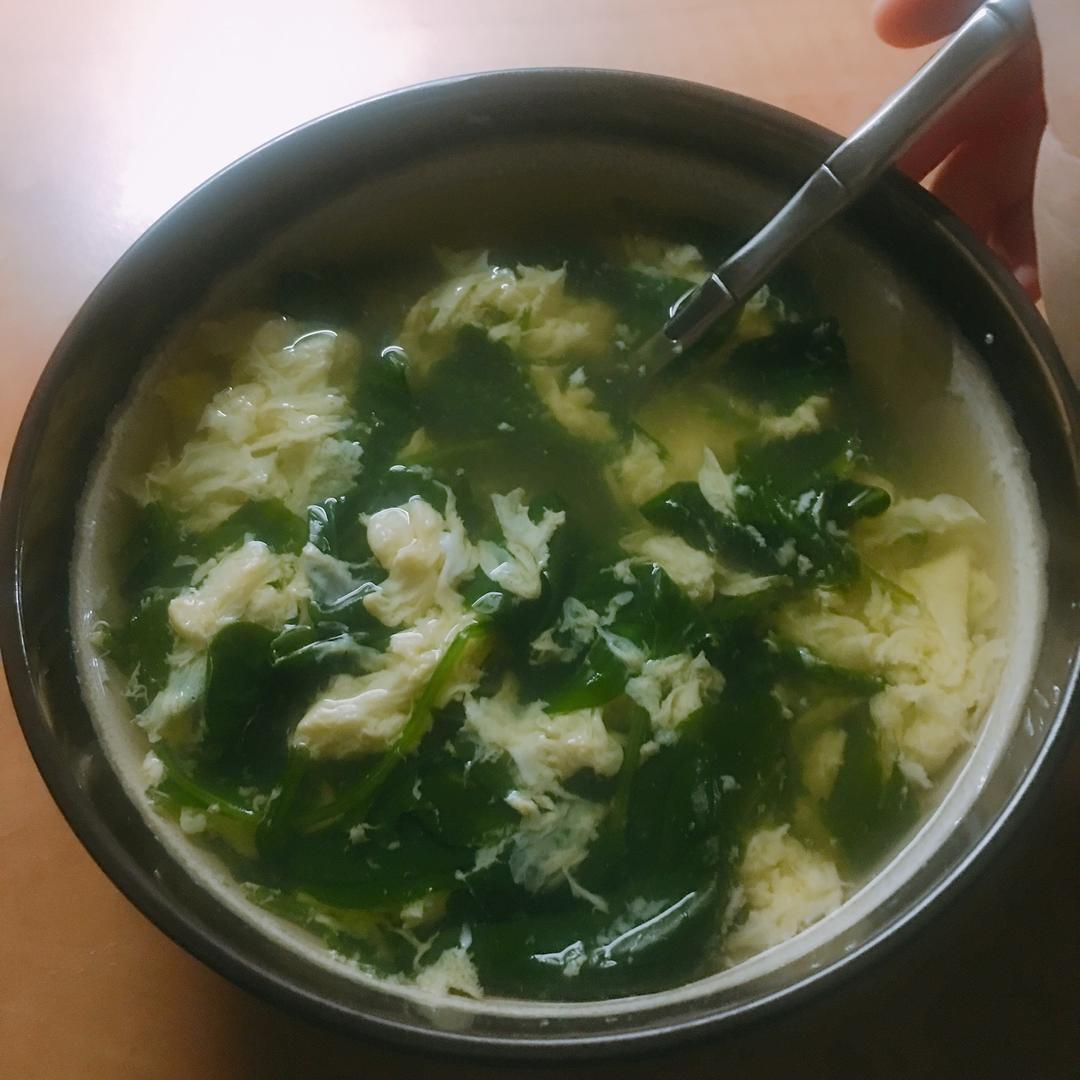 菠菜鸡蛋汤