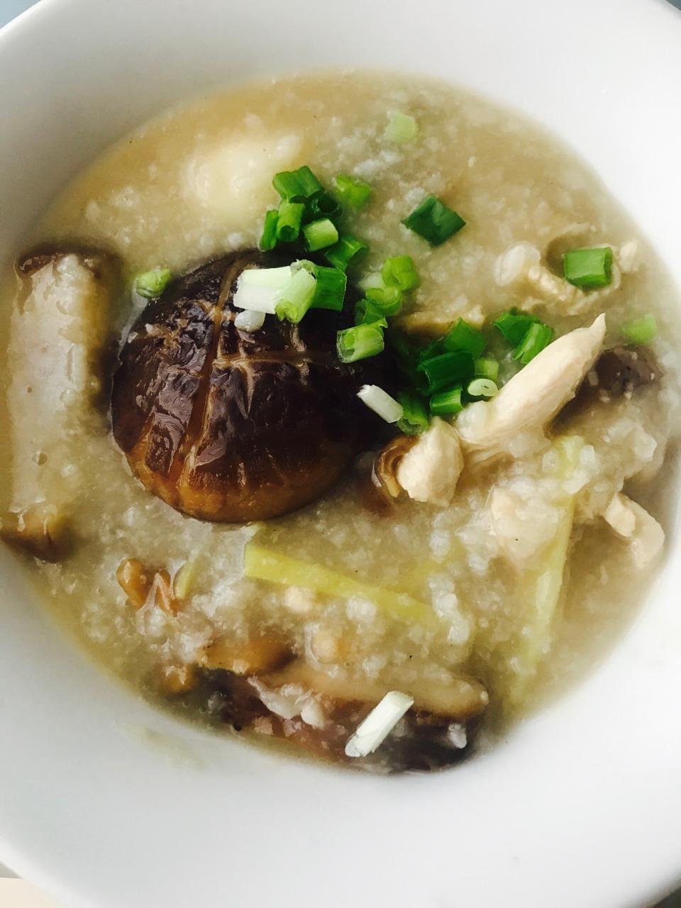 生滚香菇鸡肉粥