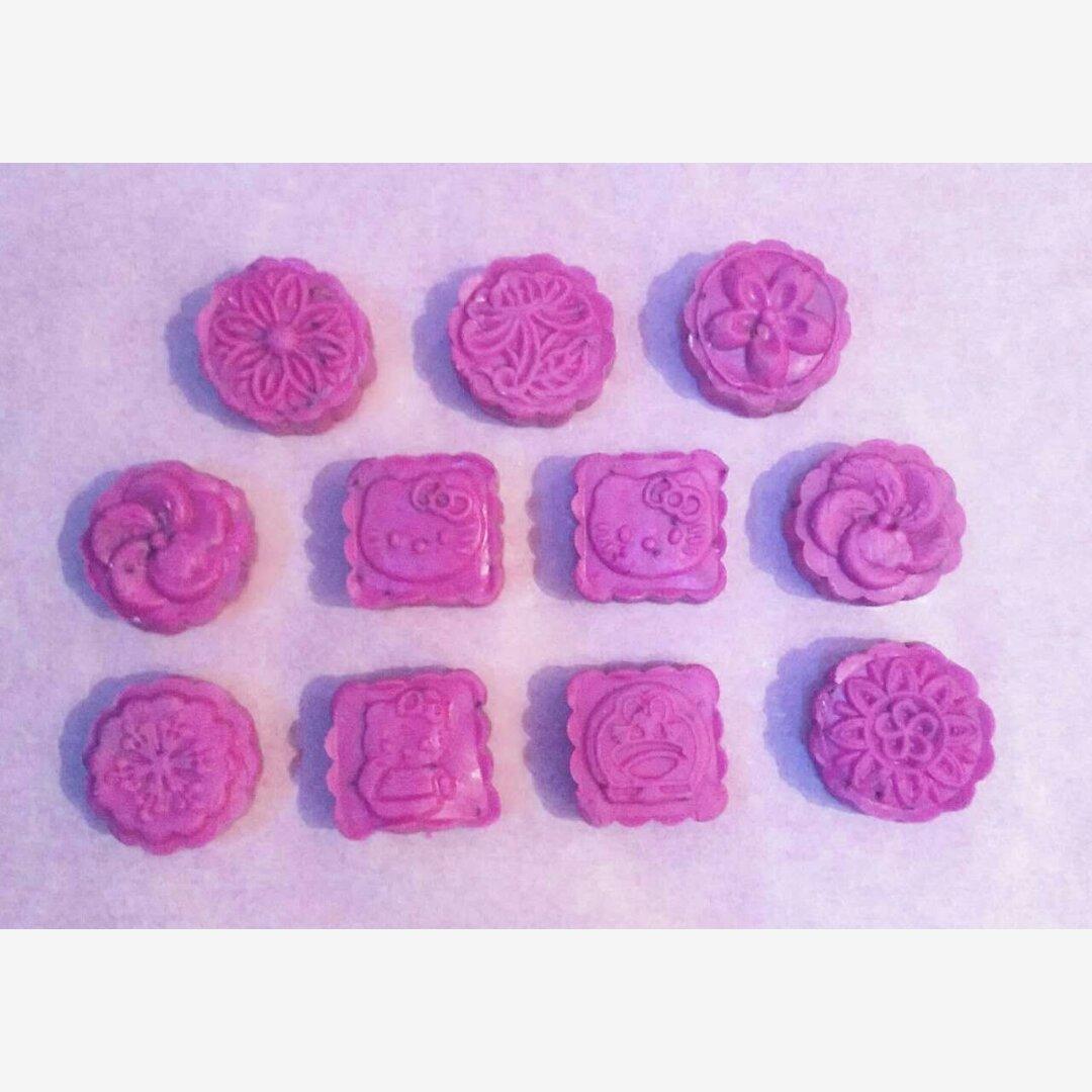 火龙果冰皮月饼