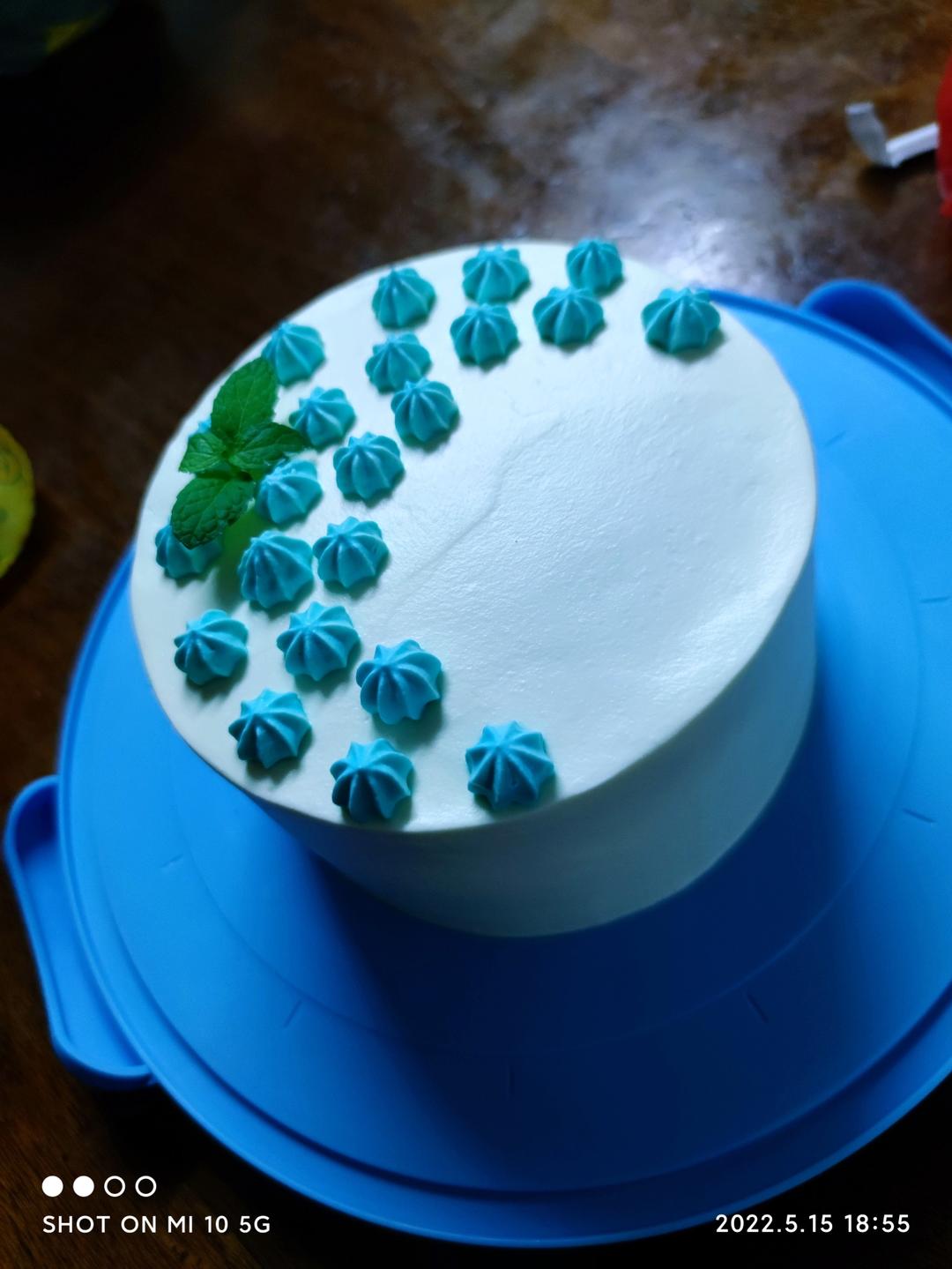 简单好做的8寸戚风蛋糕