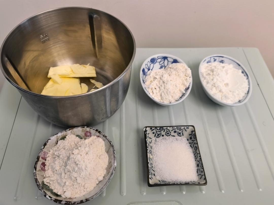 草莓玛芬【4月北鼎烤箱食谱】