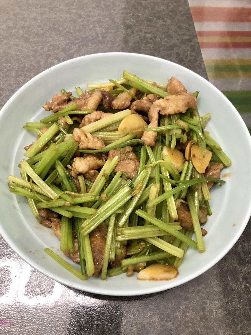 毛芹炒肉丝