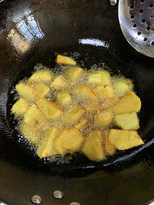 小吃街版糖醋锅巴土豆（自创）的做法 步骤6