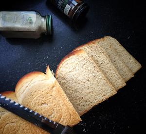 超柔软70%全麦吐司面包（无糖油）的做法 步骤1