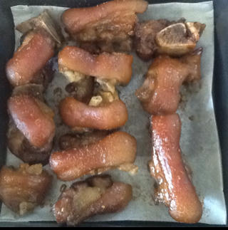香酥烤猪蹄