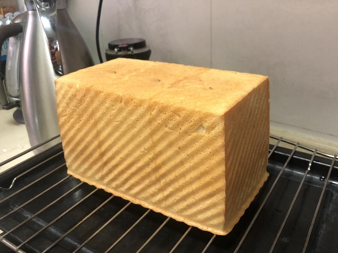 无油酸奶吐司~超高水量烂泥面团的变身