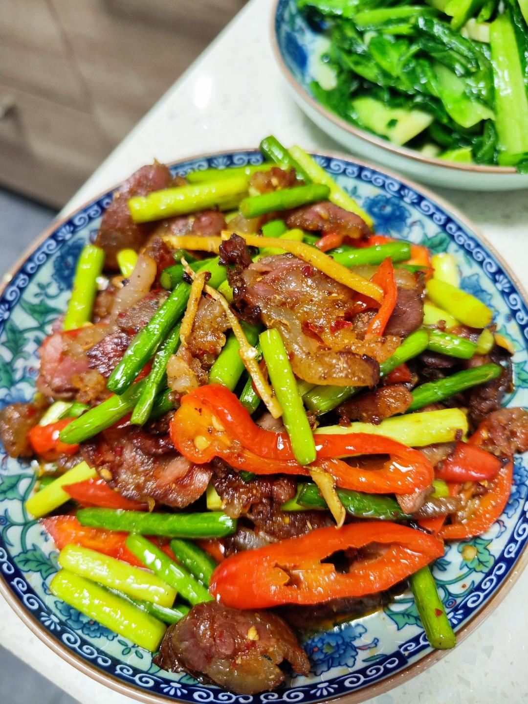 蒜苗辣炒麻辣香肠｜麻辣咸香