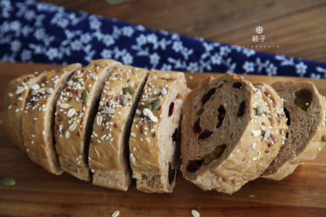 杂粮面包的做法